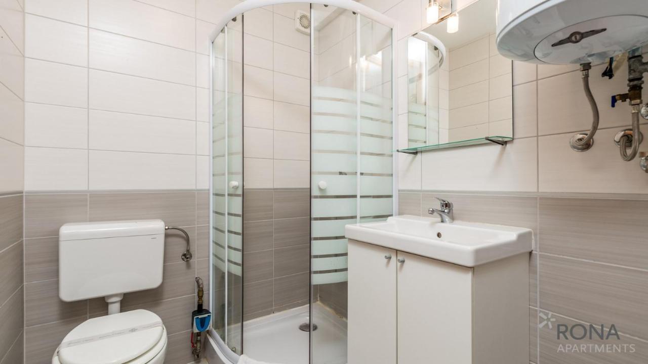 Rona Apartment Zrinka Porec Exterior photo