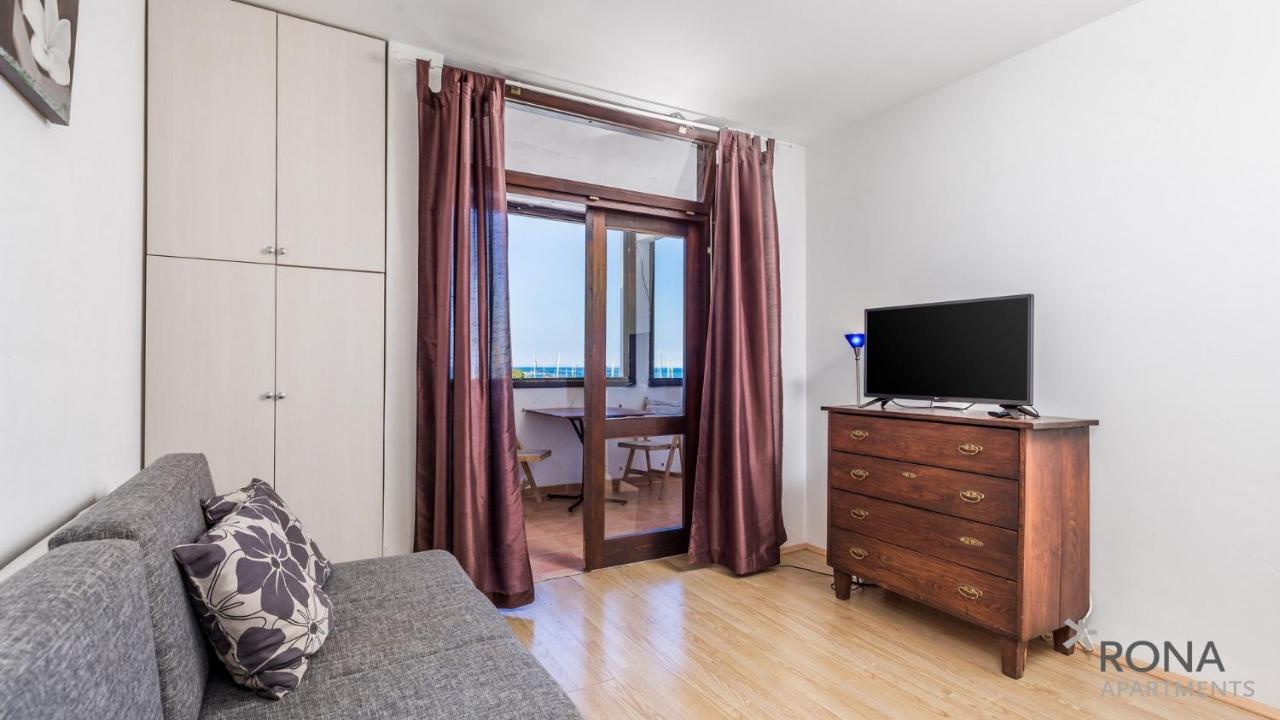 Rona Apartment Zrinka Porec Exterior photo